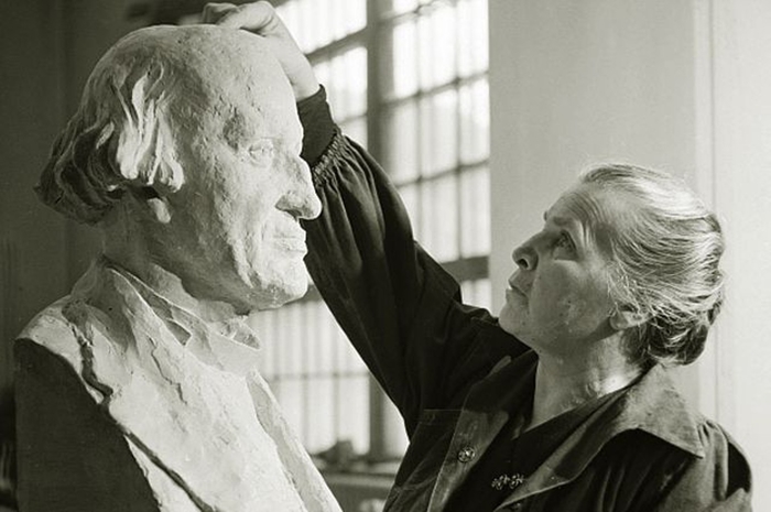 Скульптор Вера Игнатьевна Мухина (1889-1953): биография кратко, годы жизни, деятельность