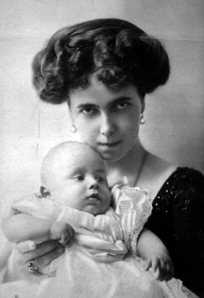 Как внучка Александра II крутила роман с двоюродным братом, а потом стала испанской принцессой