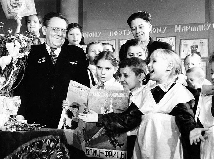  Поэт, литературный критик и переводчик Самуил Яковлевич Маршак 1887-1964: биография кратко, годы жизни, деятельность 