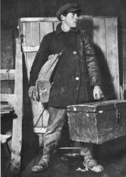 Как самый узнаваемый строитель 30-х годов и «эталон комсомольца» стал предателем Родины