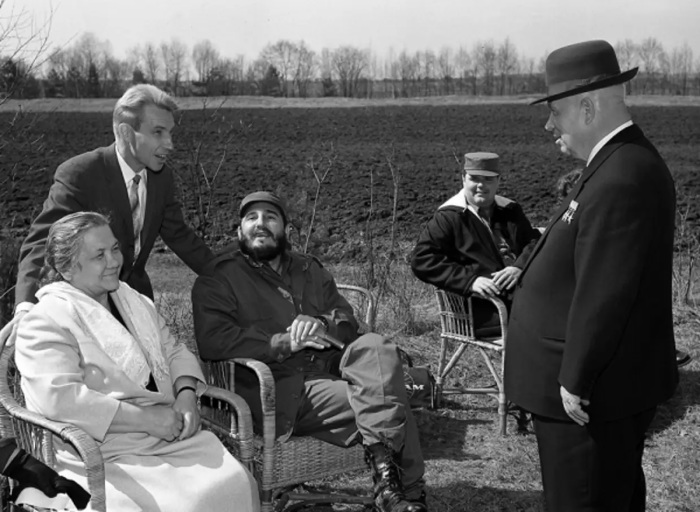Зачем Фидель Кастро приезжал в СССР в 1963 году, и что он не мог простить Хрущёву