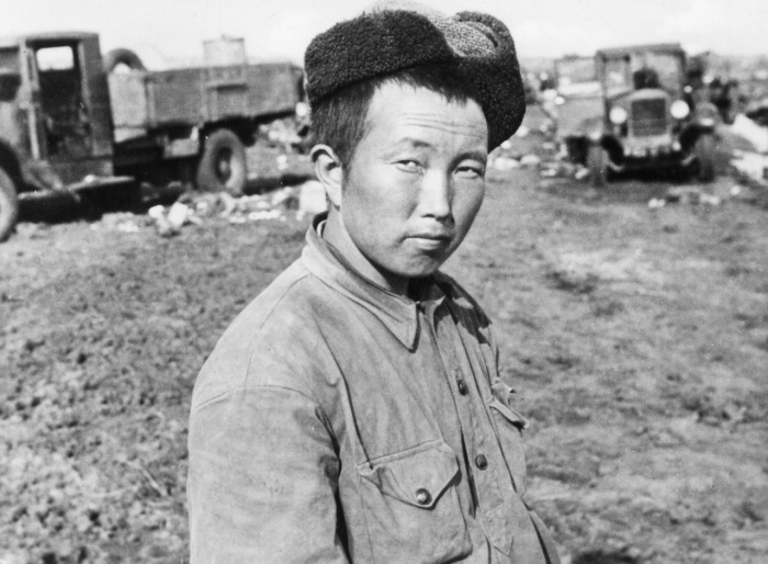 Почему голландцы каждый год зажигают свечи в память о 101 узбеке