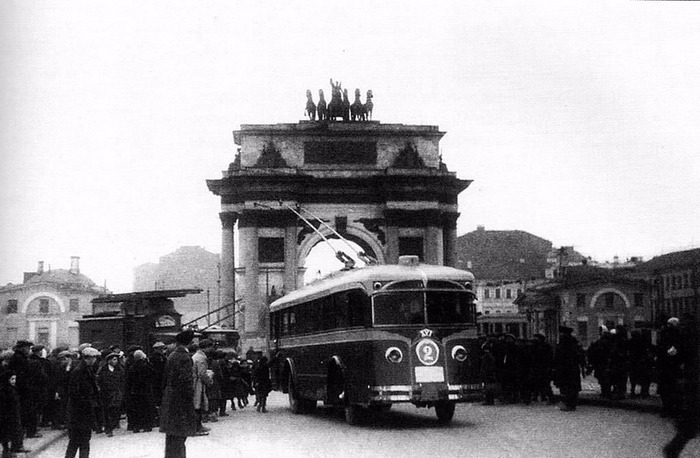 Краткий курс истории. Советский троллейбус