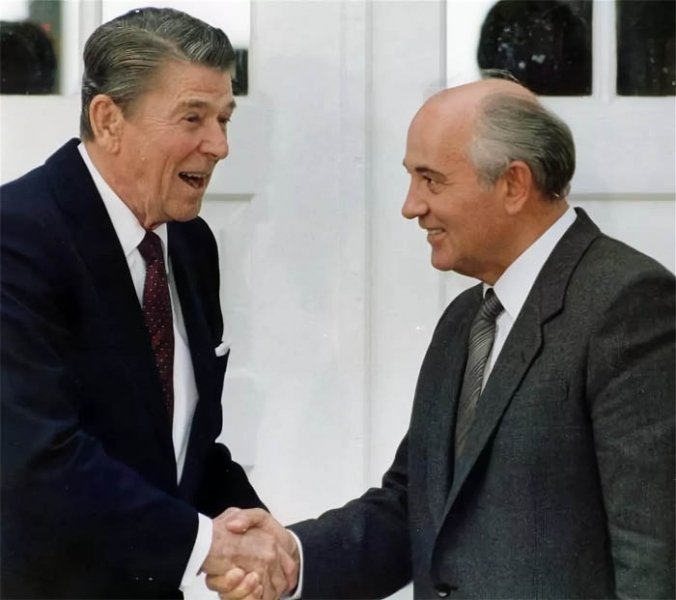 Зачем президент США Рейган собирал русские анекдоты о себе, и Как ему в политике помогало актерское мастерство