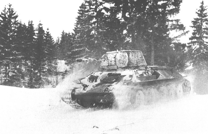 Как сумели выжить 2 танкиста, которые 2 недели держали оборону в увязшем в болоте Т-34