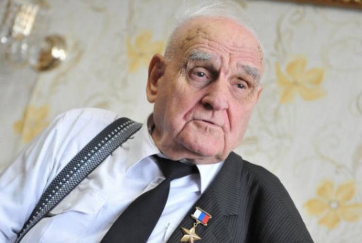 Однорукий ас Иван Леонов