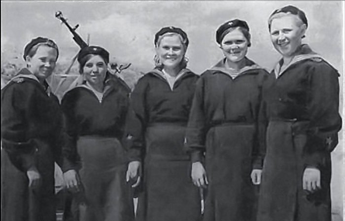 Как в войну женщины служили сапёрами на корабле, или Необычный экипаж волжской флотилии