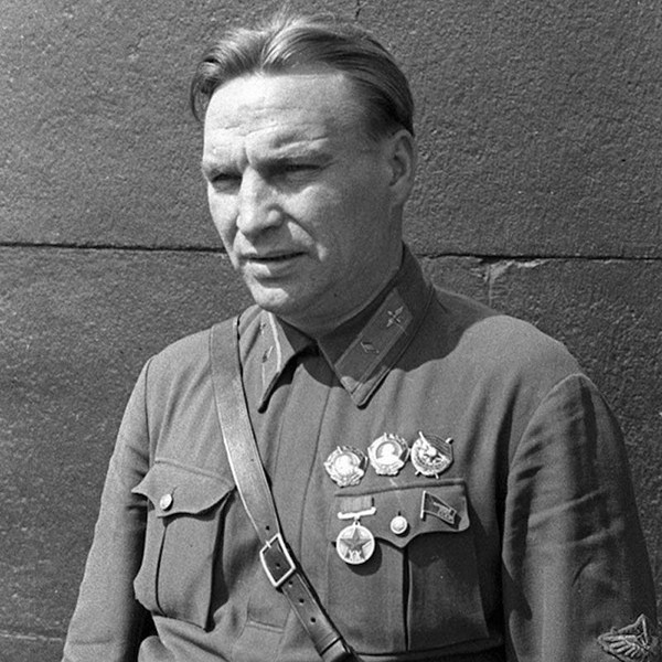 Летчик Валерий Павлович Чкалов: биография, деятельность, перелеты