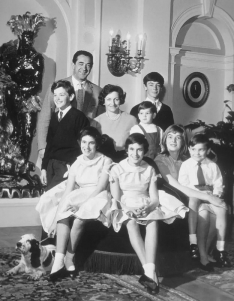 Как еврейский паренек из украинской деревни стал лордом, медиамагнатом и шпионом 5 стран