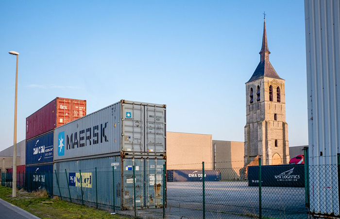 Как Средневековая башня оказалась в центре современного порта и Почему стала немым упрёком людям