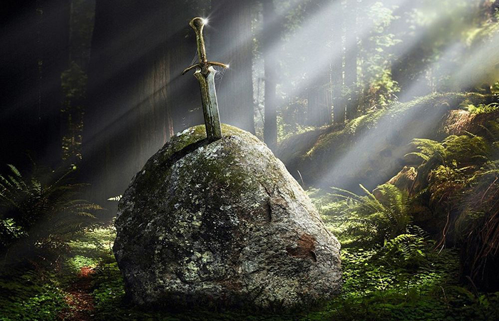 Грибник нашёл бесценный артефакт бронзового века: О чём рассказал учёным чешский Экскалибур