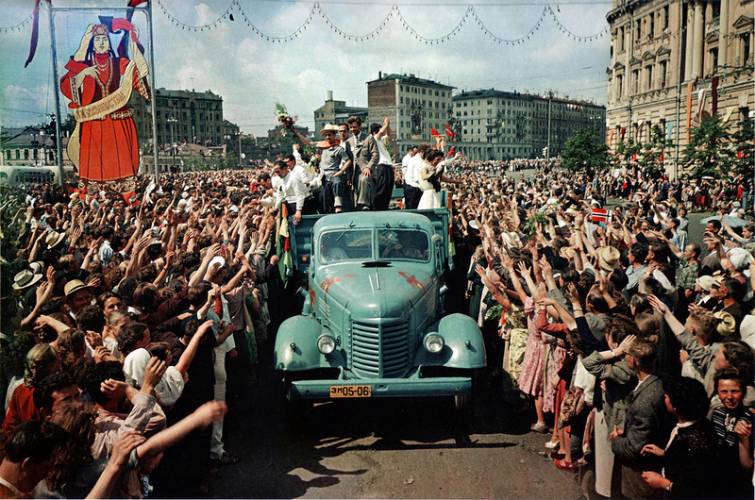 Фестиваль молодежи в Москве. «Если бы парни всей Земли…»