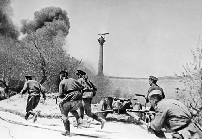 Почему русские сдали фашистам Севастополь в 1942 году