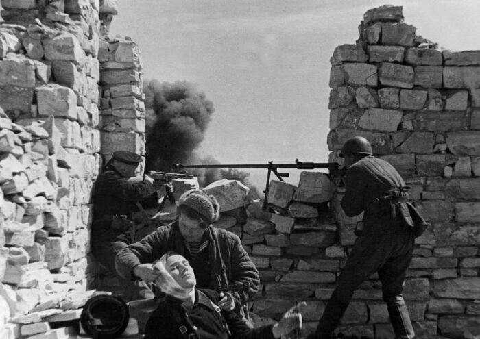 Почему русские сдали фашистам Севастополь в 1942 году
