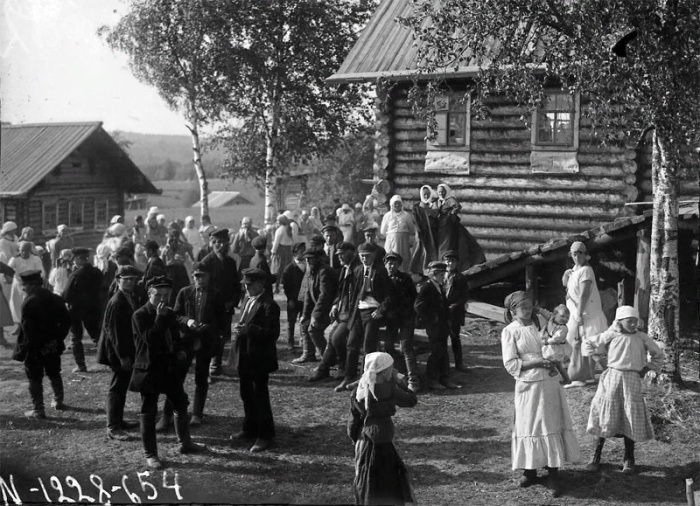 Что известно о девочке из прошлого, ставшей в наши дни героиней интернет-мемов