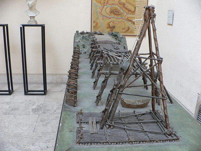 Как Юлий Цезарь построил уникальный мост через Рейн и почему разрушил его всего 2 недели спустя