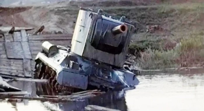 Забытый советский танк от которого немцы бежали с поля боя: Огнедышащий &laquo;Клим Ворошилов&raquo;