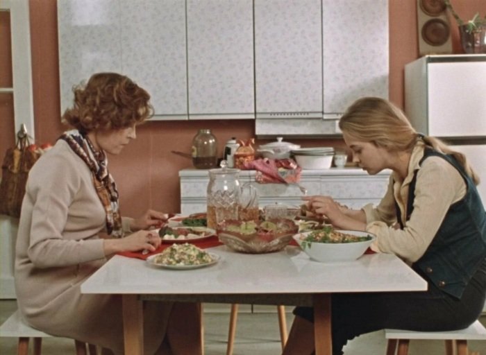 Главные детали интерьера советских квартир, по которым жильё в СССР не перепутаешь с другим