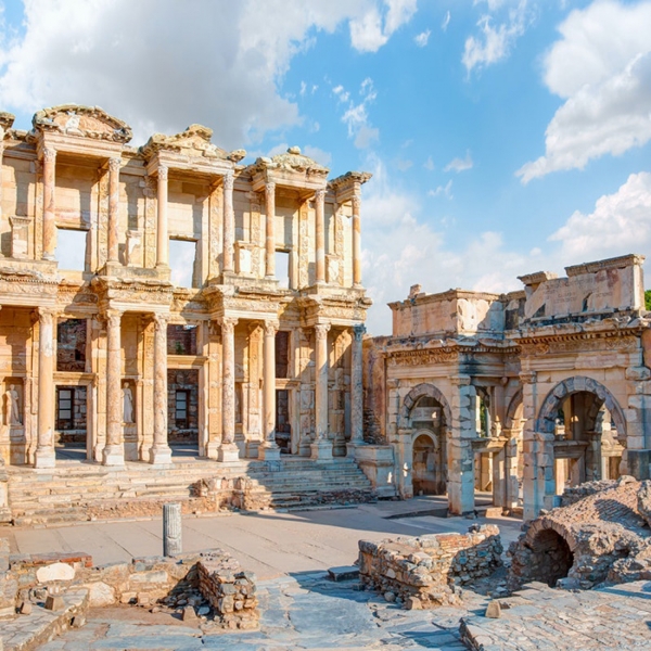 Какие тайны хранят 8 легендарных древних библиотек: Интересные факты о мировых кладовых мудрости