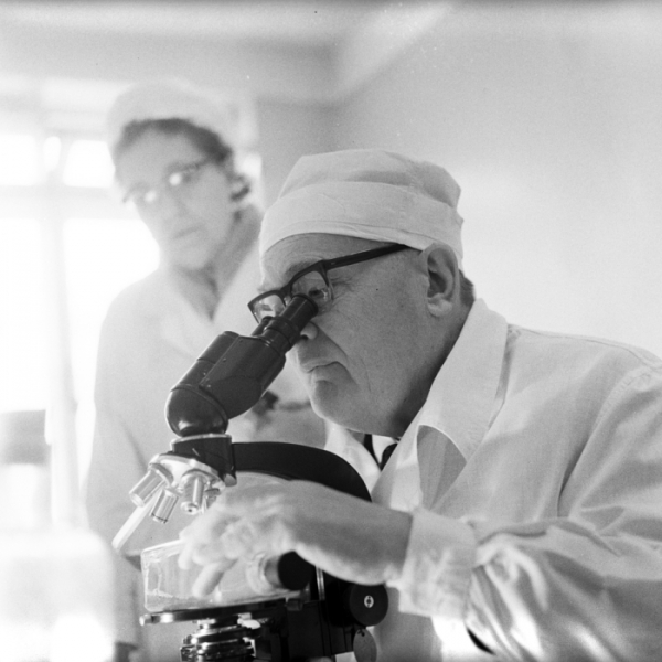 Как советская вакцина в годы «холодной войны» спасла планету от эпидемии