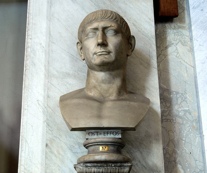 Почему династия Антонинов вошла в историю как «пять хороших императоров» Римской империи