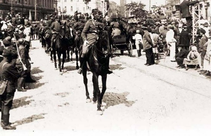Как проходил польский парад Победы в Киеве, или Кто помог Пилсудскому в 1920 году оккупировать Украину