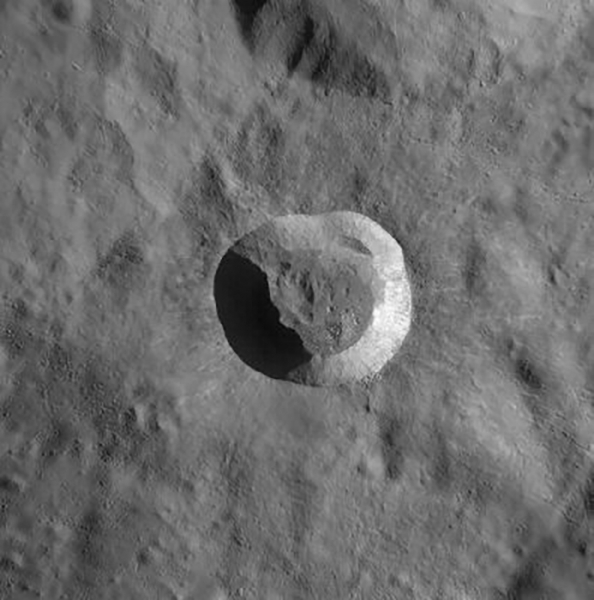 Как в Средневековье монахи наблюдали загадочный взрыв на Луне