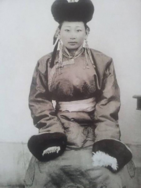 Как закончился род Чингисхана: Трагическая история последней королевы Монголии