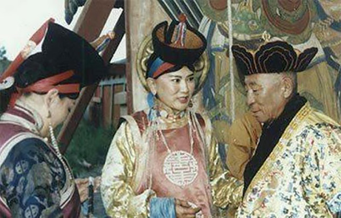 Как закончился род Чингисхана: Трагическая история последней королевы Монголии