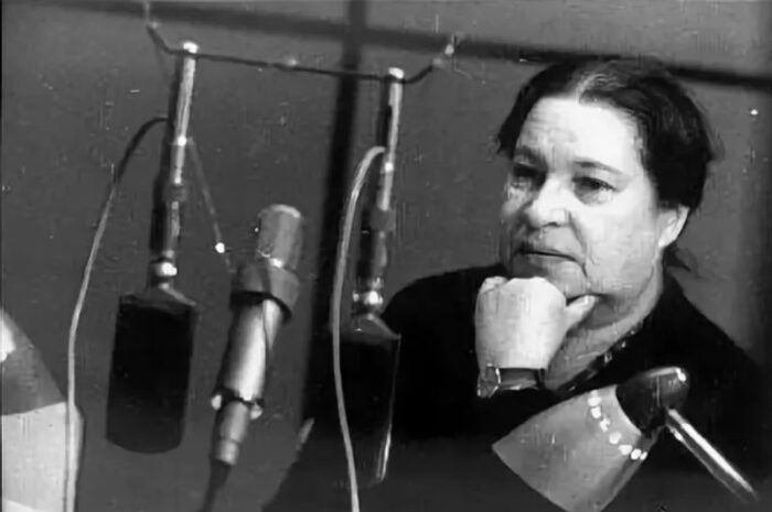 Как детская поэтесса Агния Барто соединяла людей и сумела прожить 50 лет с мужем, ни разу не поссорившись