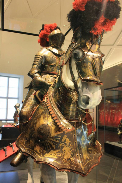 Доспехи для рыцарского коня и для его хозяина&hellip;