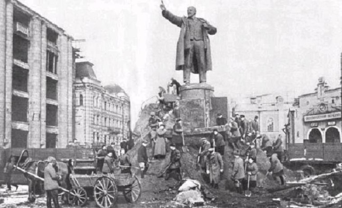 Как большевики хотели Москву переименовать, и Почему Сталин был против