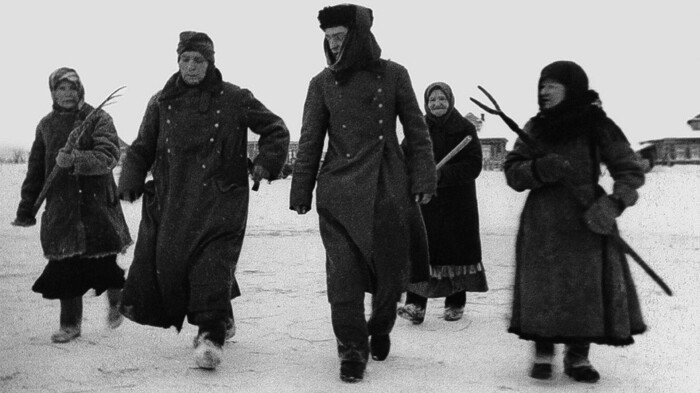 Почему советские женщины заводили романы с немецкими военнопленными, и Как их за это наказывали