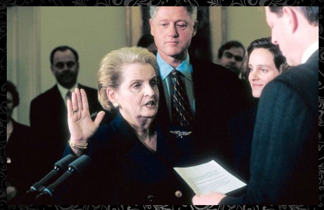 Мадлен Олбрайт для присяги в 1997 году выбрала брошь "Белоголовый орлан" Мадлен Олбрайт для присяги в 1997 году выбрала брошь "Белоголовый орлан"