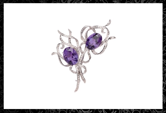 Посетив Новый Орлеан после Катрины Мадлен обзавелась еще одной важной брошью Посетив Новый Орлеан после Катрины Мадлен обзавелась еще одной важной брошью