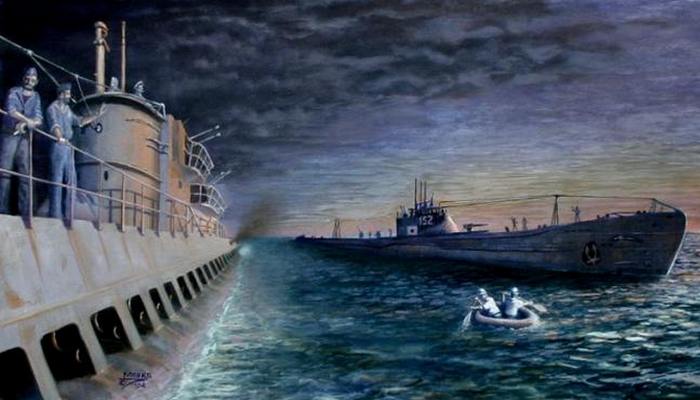 Японская субмарина встретилась тайно с немецкой лодкой U-530 для передачи продовольствия, воды и радара. / Фото:flot.com Японская субмарина встретилась тайно с немецкой лодкой U-530 для передачи продовольствия, воды и радара. / Фото:flot.com