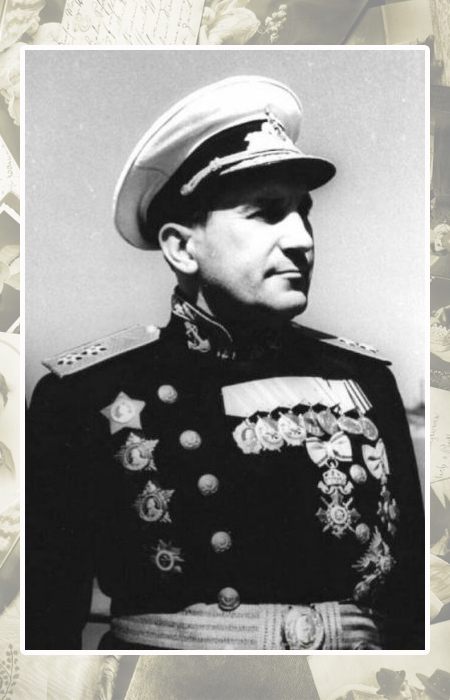 Вице-адмирал Георгий Холостяков.