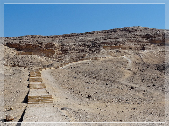 Некрополь Амарны, где была найдена гробница Паатенемхеба.