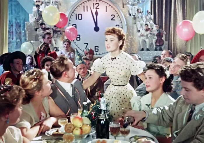 Кадр из фильма «Карнавальная ночь» (1956), режиссер Эльдар Рязанов
