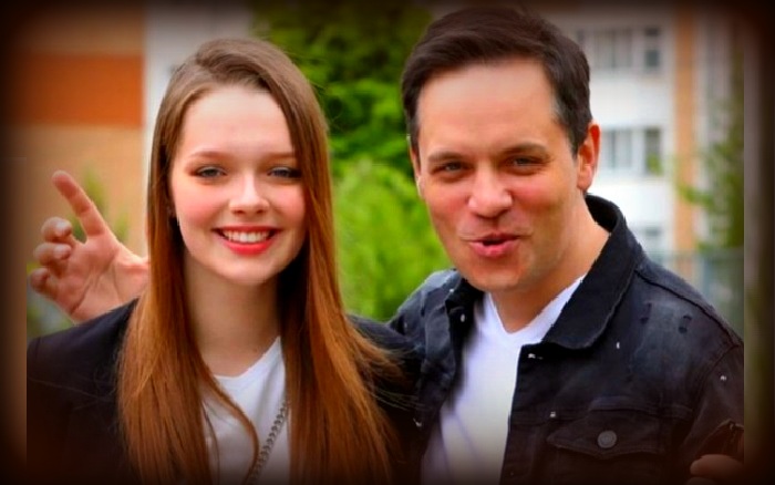 Александр Асташёнок с дочерью Викторией. Сегодня ей уже 18!