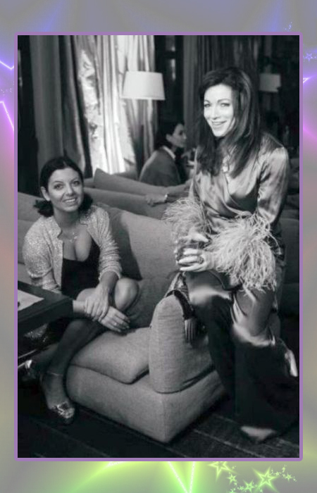 Маргарита Симоньян и Алёна Хмельницкая. Маргарита Симоньян и Алёна Хмельницкая.