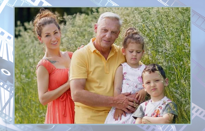 Александр Половцев и Эсана Муратова с детьми. Александр Половцев и Эсана Муратова с детьми.