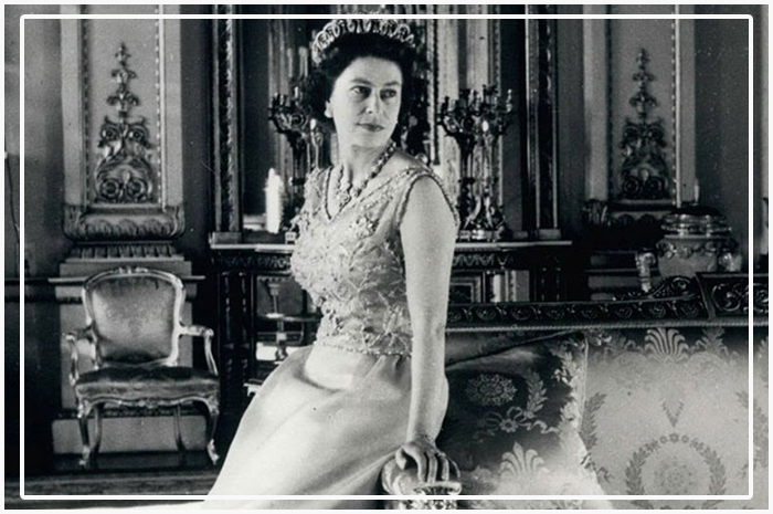 Королева очень тяжело пережила смерть мужа. Всё о чём она думала - поскорее с ним воссоединиться.