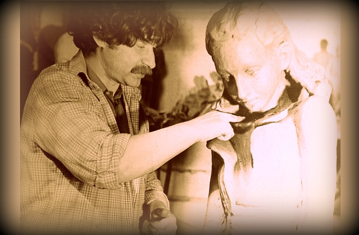 Владимир Лавинский за работой. Владимир Лавинский за работой.