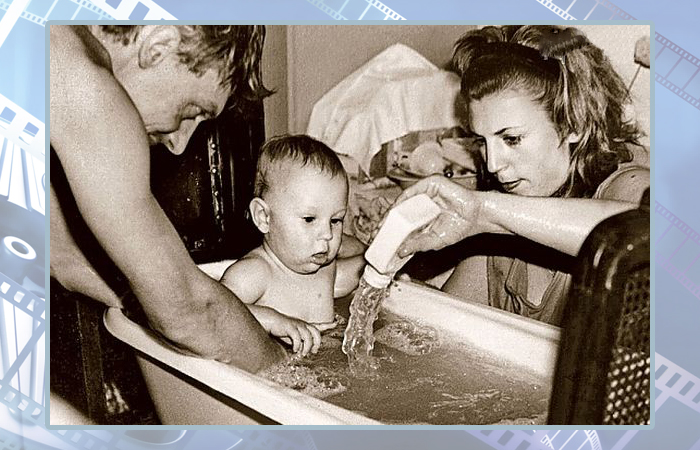 Александр Половцев и Юлия Соболевская с сыном. Александр Половцев и Юлия Соболевская с сыном.