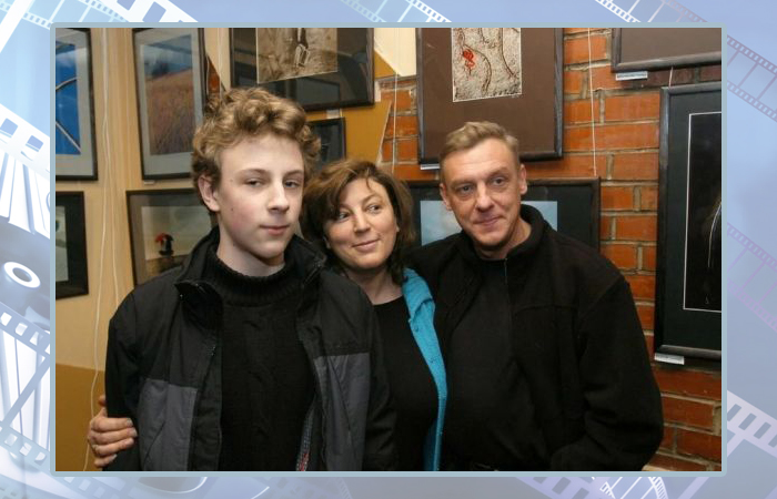 Александр Половцев и Юлия Соболевская с сыном. Александр Половцев и Юлия Соболевская с сыном.