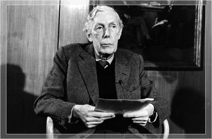 Высокое происхождение позволило занять высокую должность. Высокое происхождение позволило занять высокую должность.