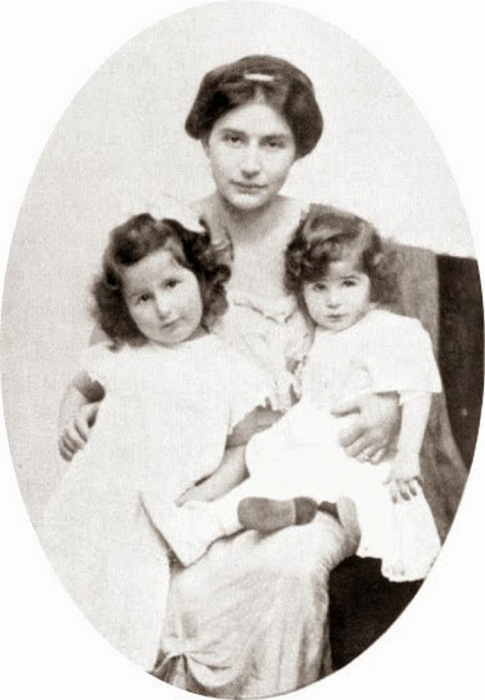 Фредерика фон Винтерниц с детьми, 1912.
