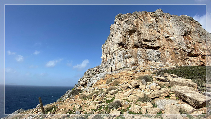 Вид на святилище богини Деметры. Вид на святилище богини Деметры.