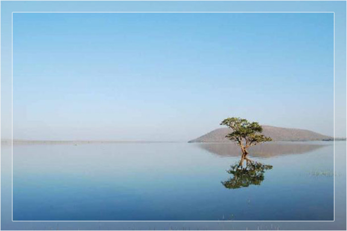 Озеро Пахал в штате Андхра-Прадеш, Индия. Искусственное озеро было создано по заказу царя Ганапати из династии Какатия.